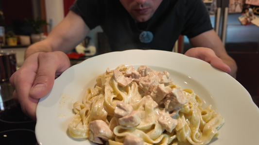 Schnelle Lachs Sahne Pasta mit Limette in 15 Minuten